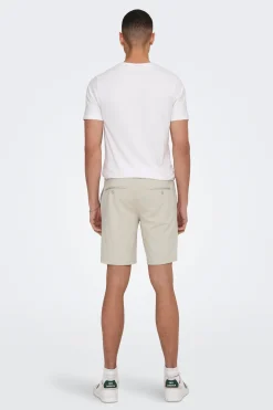 Bermuda chino