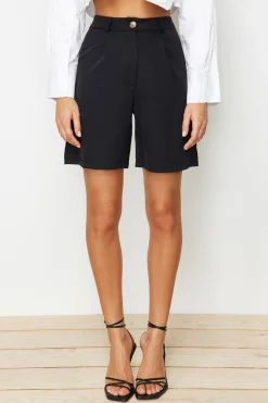 Bermudas con botones