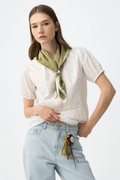 Blusa bordada