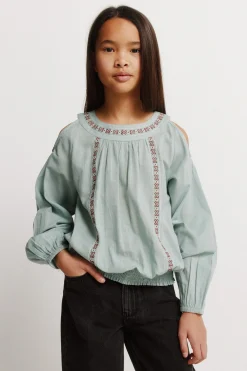 Blusa hombros cut out niña