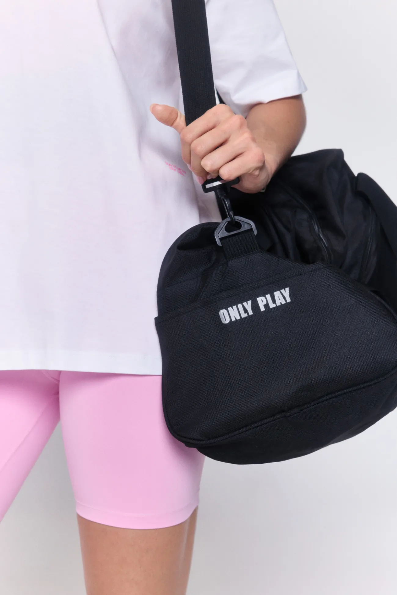 Bolsa de deporte con correa ajustable