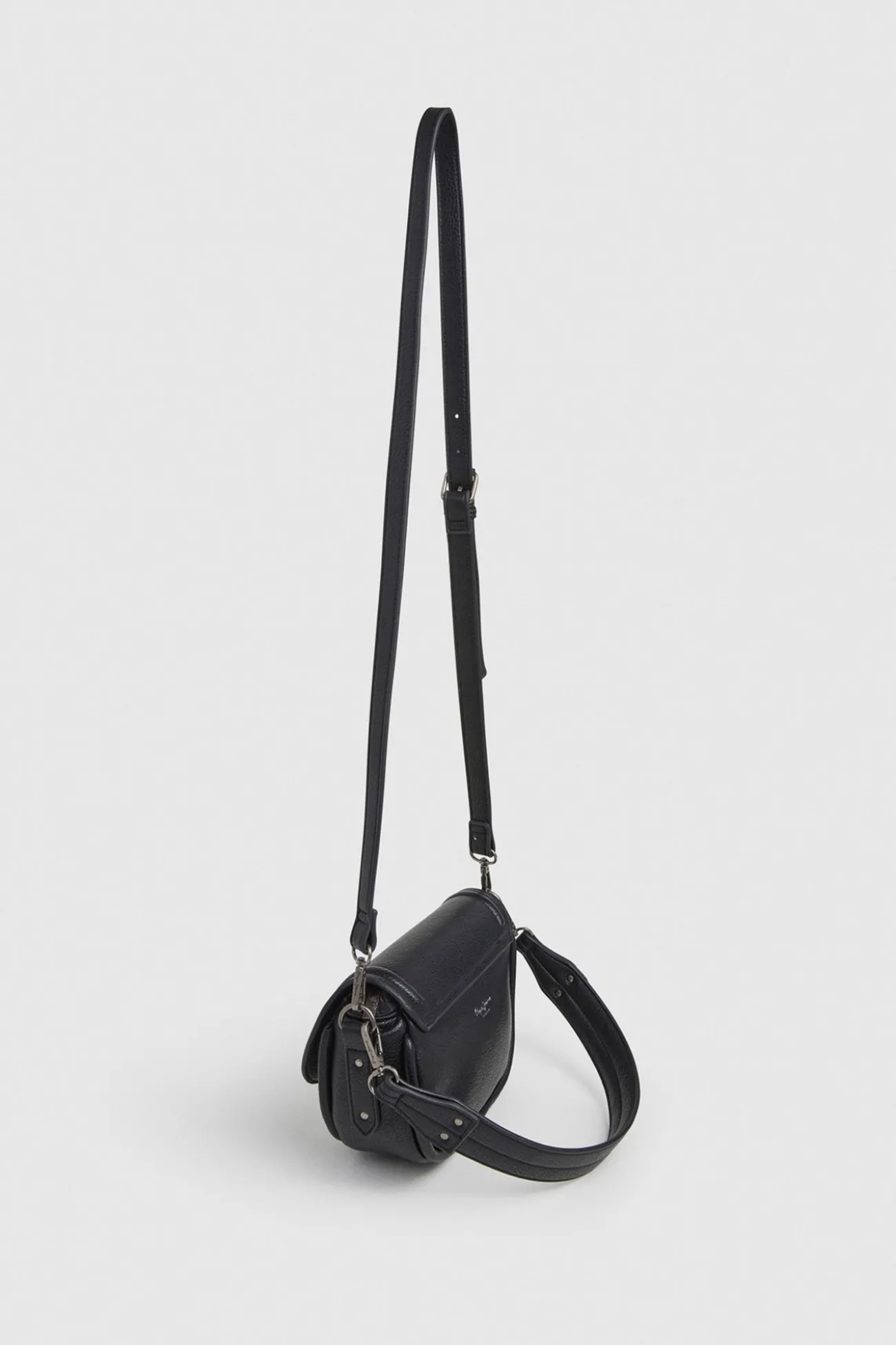Bolso Efecto Piel Con Solapa