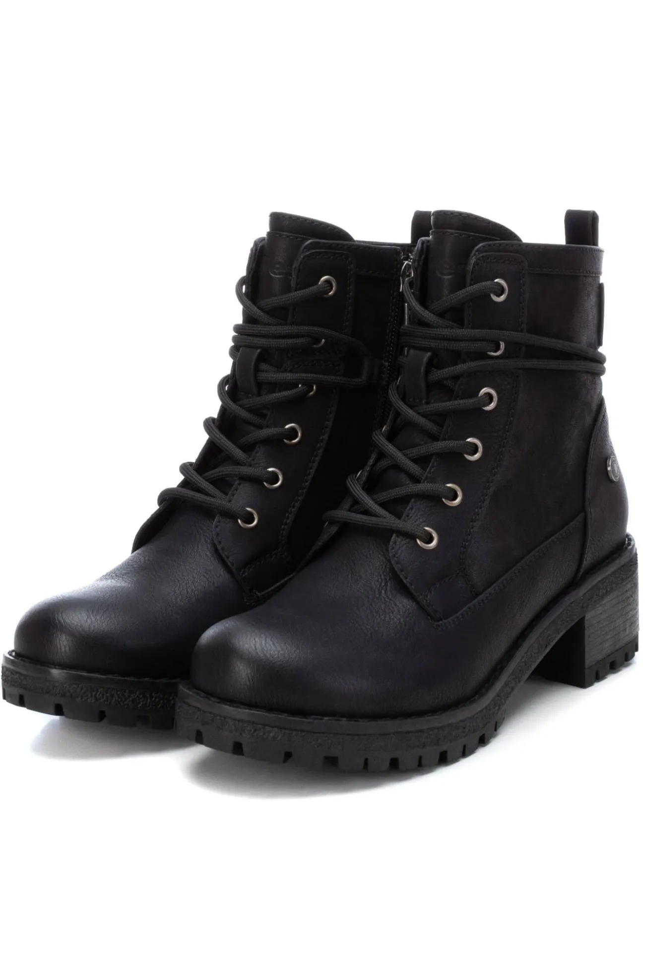 Botin de tacon con cordones