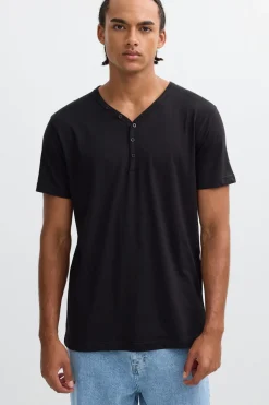 Camiseta con botones