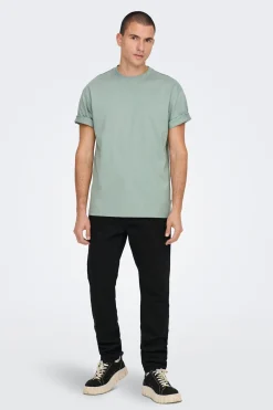 Camiseta de hombre relaxed fit. 100% algod&oacute;n org&aacute;nico.