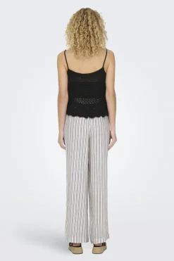 Camiseta tirantes crochet