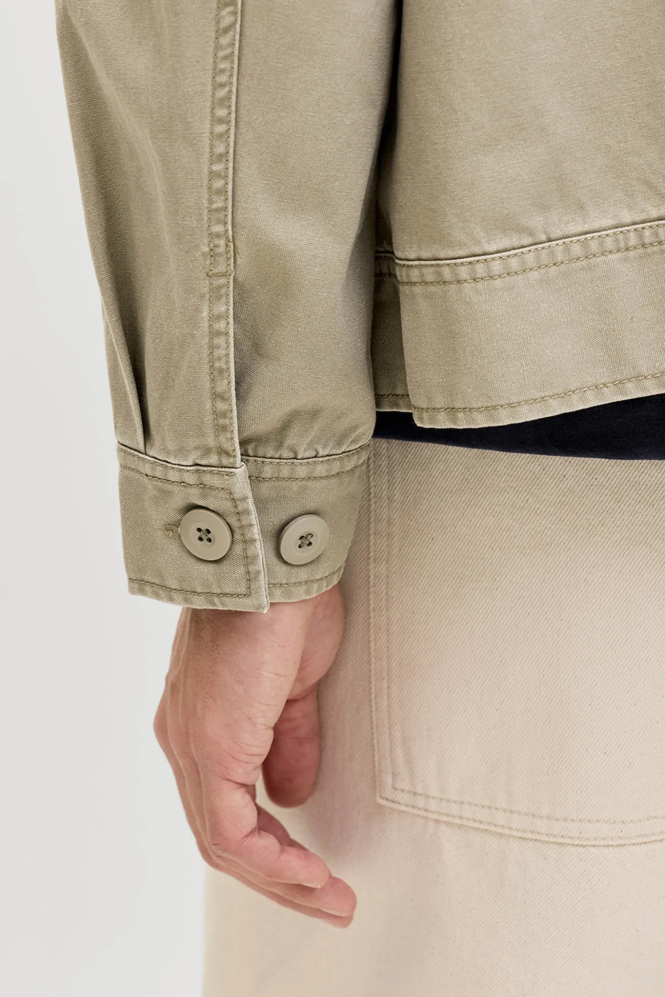 Chaqueta corta de tejido plano