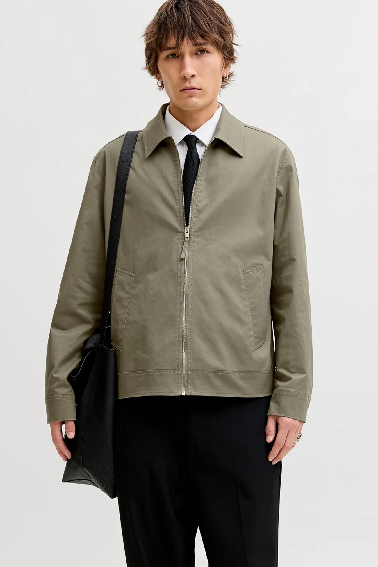 Chaqueta corta de tejido plano