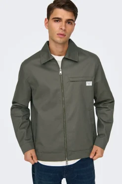 Chaqueta sarga