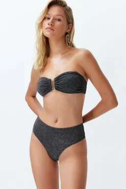 Conjunto de bikini bandeau alto brillo