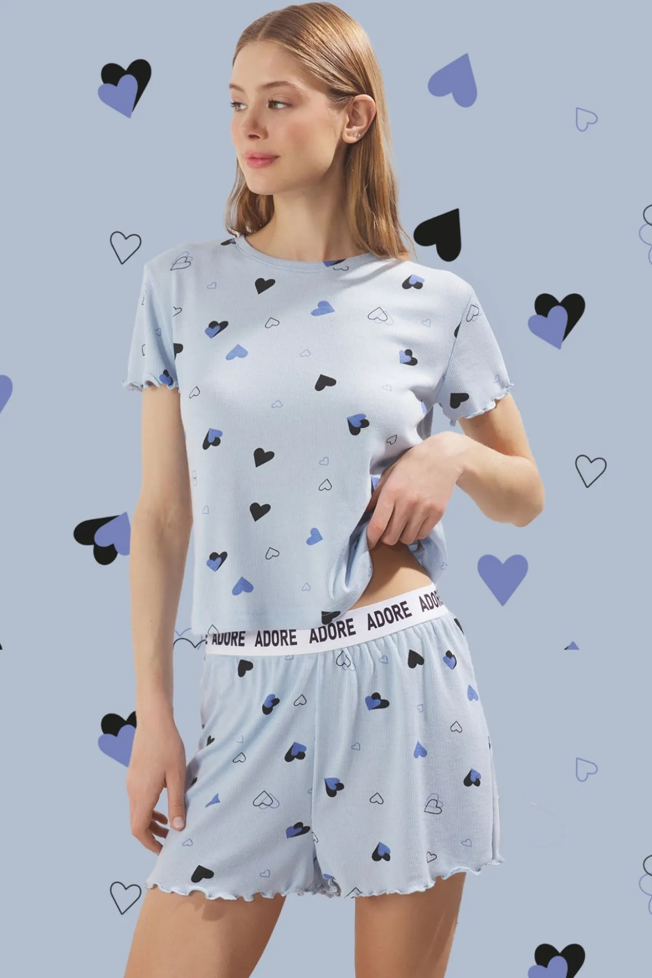 Conjunto de pijama corto corazones