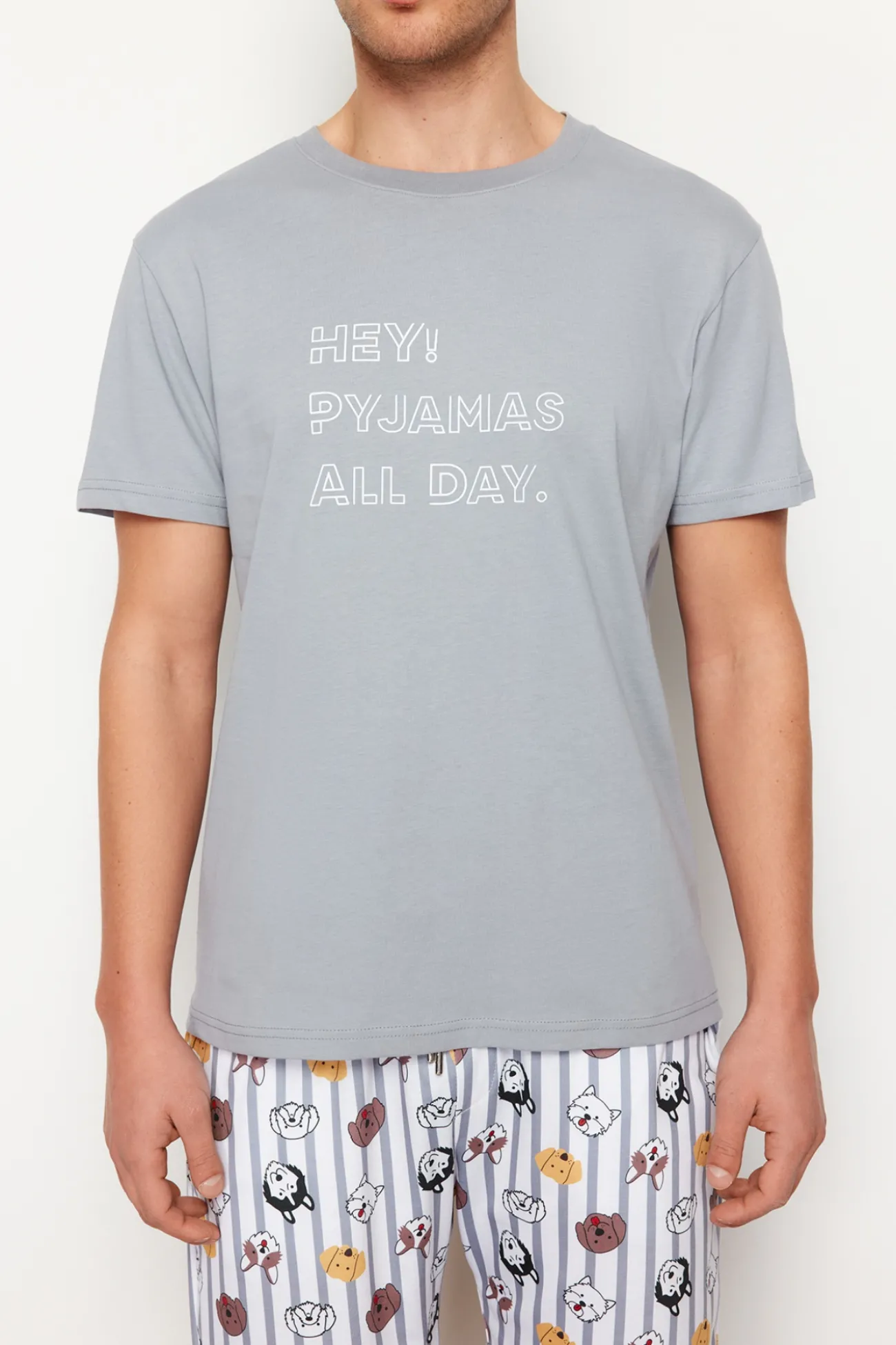 Conjunto de pijama corto rayas y animales