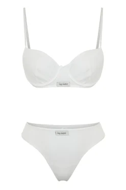 Conjunto de ropa interior canal&eacute;