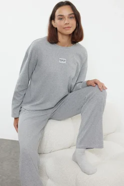 Conjunto pijama felpa gris