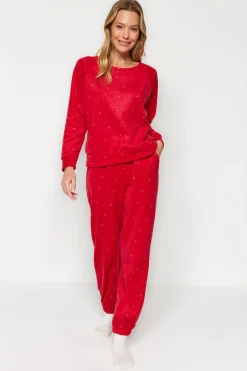 Conjunto pijama polar rojo lunares