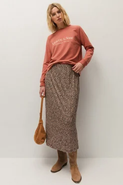 Falda estampada con goma