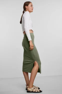 Falda midi