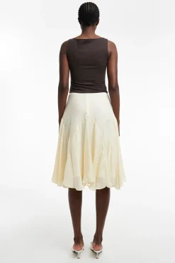 Falda midi