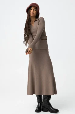 Falda midi de canalé