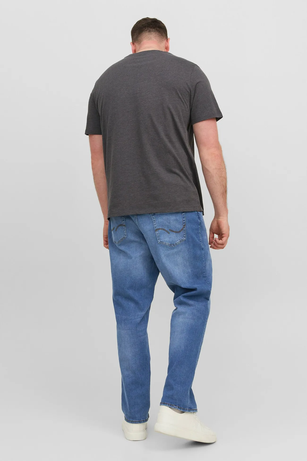 Jeans corte recto cinco bolsillos