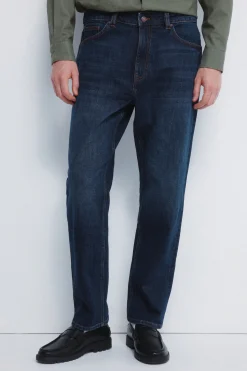 Jeans lavado oscuro straight fit