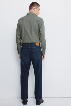 Jeans lavado oscuro straight fit