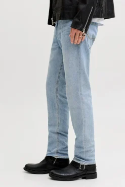 Jeans regular tiro medio lavado