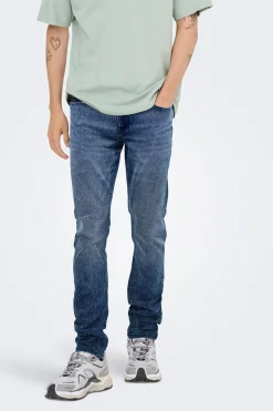 Jeans slim fit.