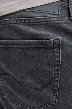 Jeans slim fit cinco bolsillos