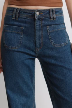 Jeans super flare de talle alto
