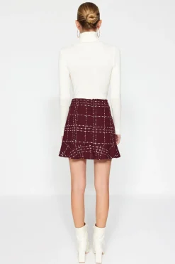 Minifalda con bajo de volantes