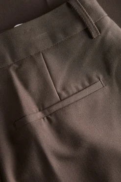 Pantal&oacute;n ancho con pinzas