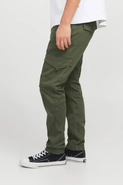Pantal&oacute;n cargo slim fit