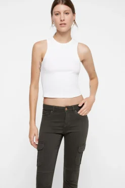 Pantal&oacute;n cargo slim fit