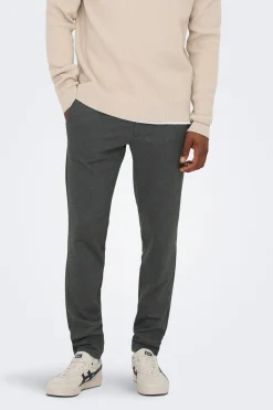 Pantalón chino casual