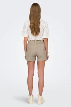 Pantal&oacute;n corto botones