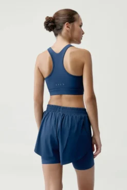 Pantal&oacute;n corto deportivo Bikila Azul marino