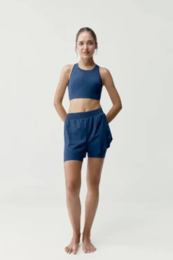 Pantal&oacute;n corto deportivo Bikila Azul marino