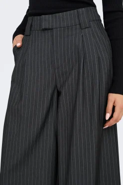 Pantalón de traje raya diplomática
