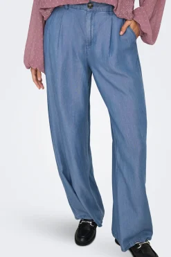 Pantalón largo ancho