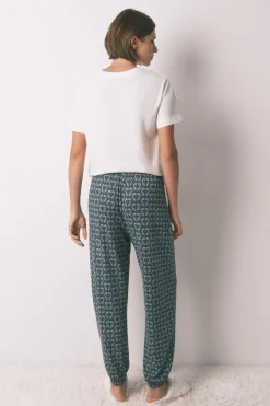 Pantal&oacute;n largo punto ante estampado corazones