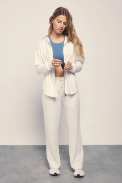 Pantal&oacute;n recto ancho tacto suave gris