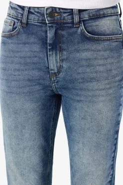 Pantal&oacute;n vaquero de largo tobillero