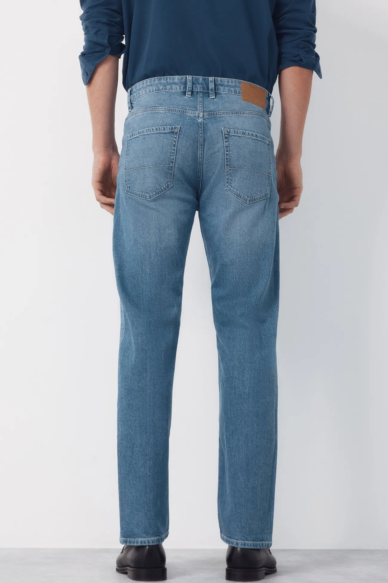 Pantalón vaquero ligero regular fit