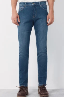Pantalón vaquero ligero slim fit