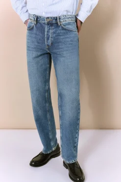 Pantal&oacute;n vaquero new straight fit