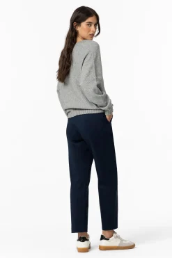 Pantalones a medida con cintur&oacute;n