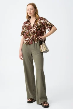 Pantalones anchos