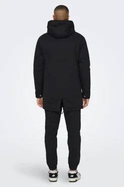 Parka con capucha