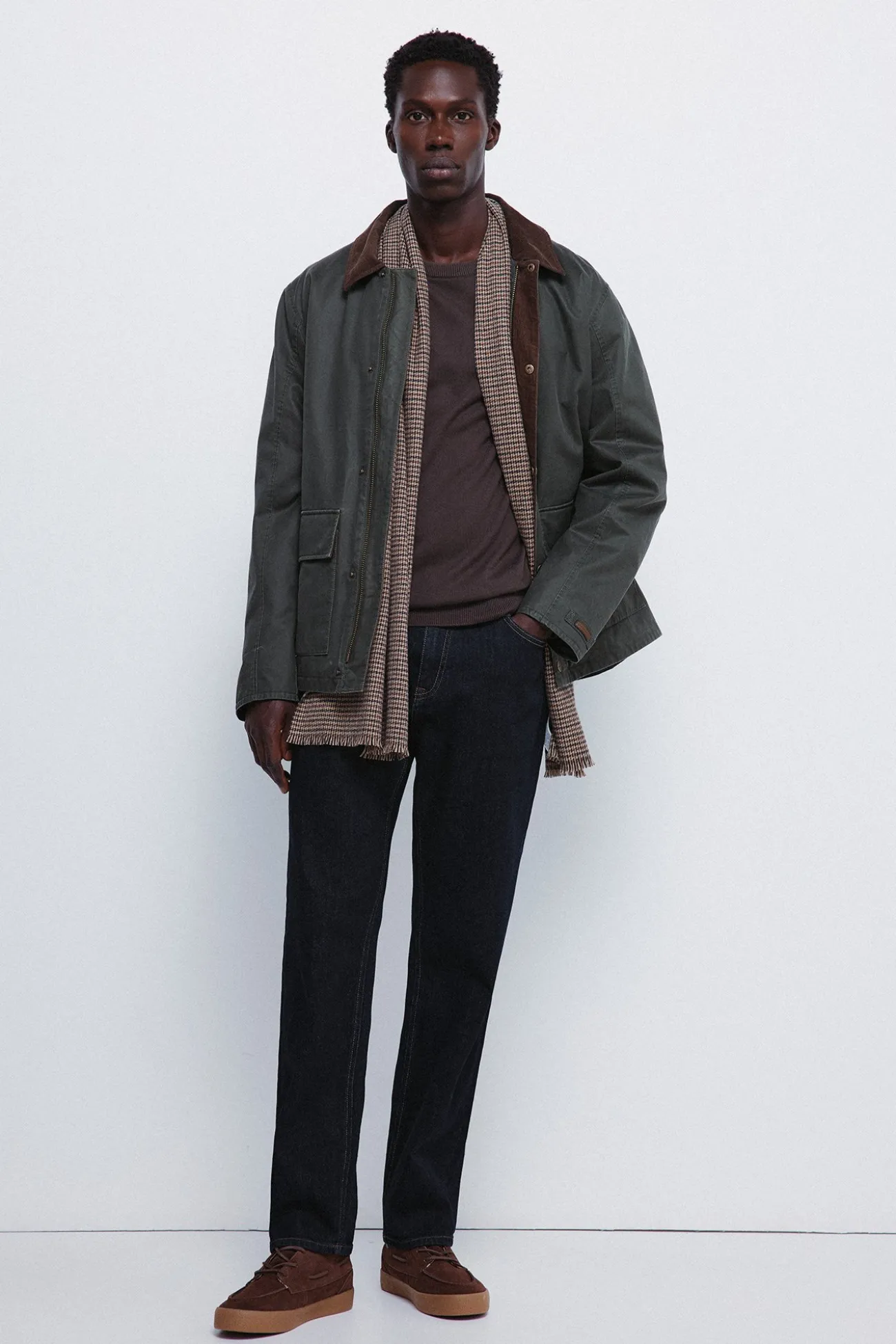 Parka corta cuello pana